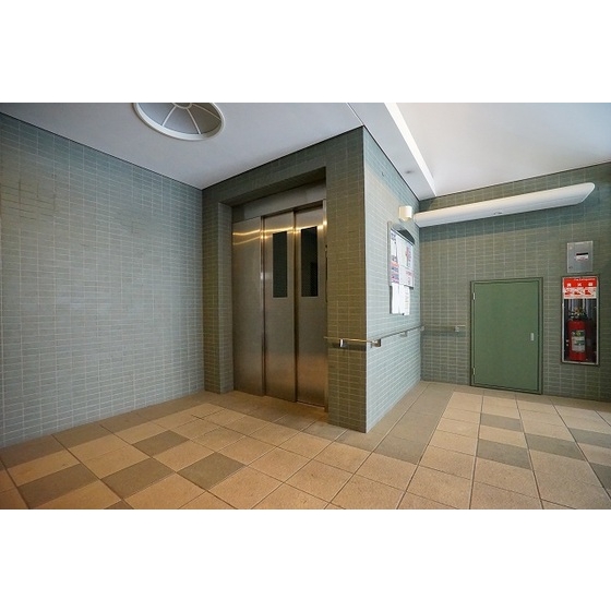 エントランス　エレベーターホール