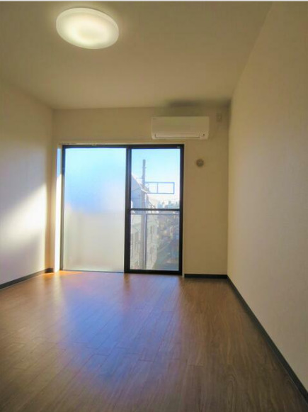 その他部屋・スペース　リビングを別角度から