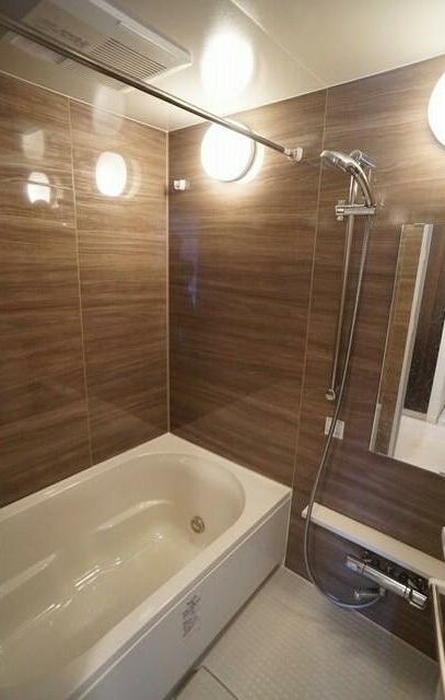 バス・シャワールーム　雨の日でも安心の浴室乾燥機付きです♪