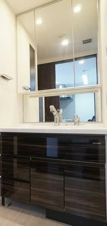 洗面設備　身支度に欠かせない独立洗面台♪