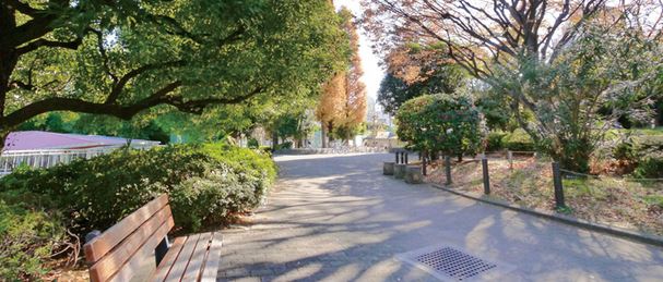 公園　目黒区民センター公園（公園）まで592m