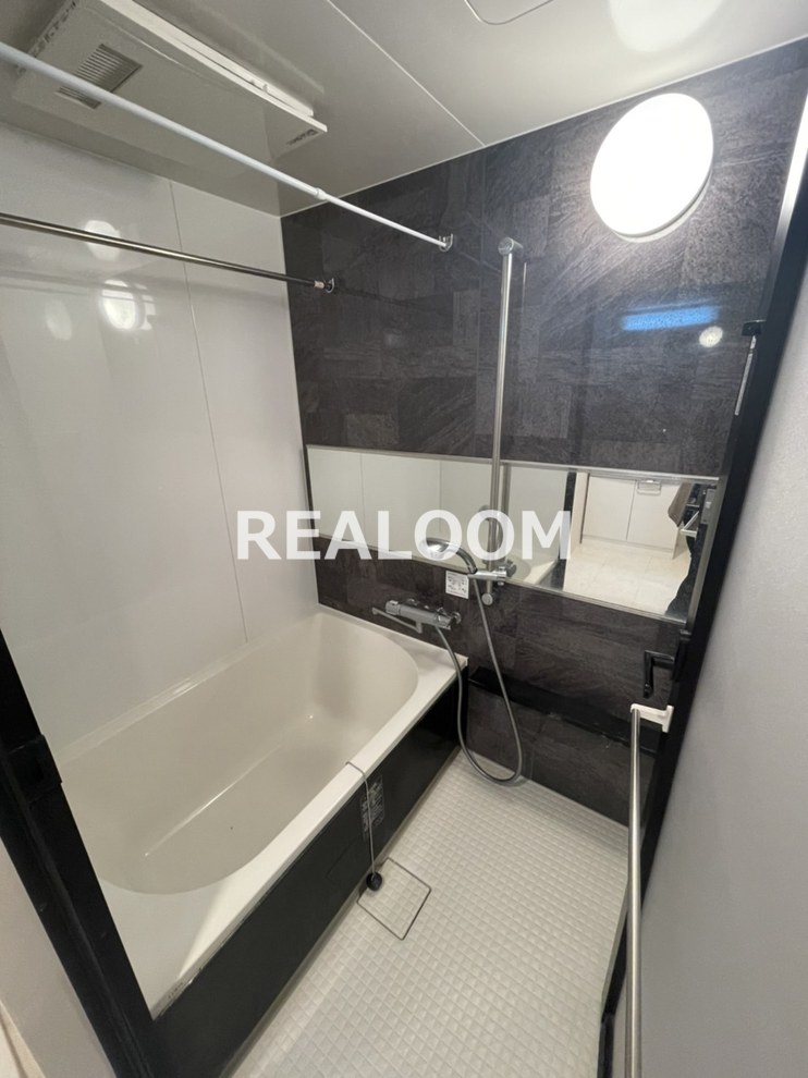 バス・シャワールーム　写真と現況が異なる場合は現況優先となります。