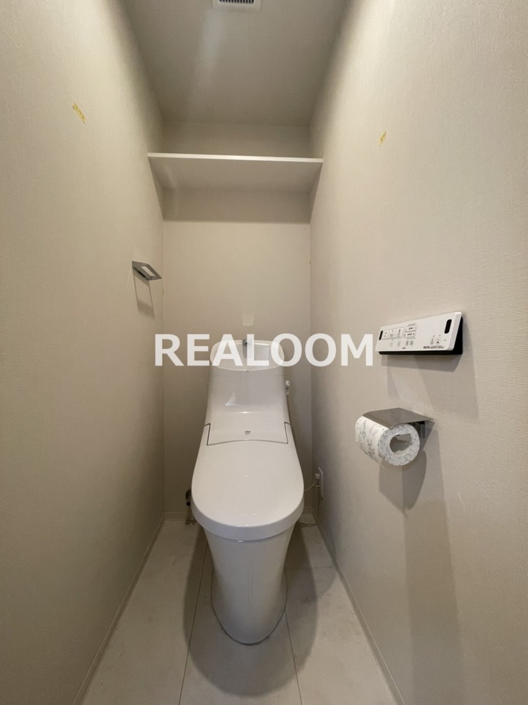 トイレ　写真と現況が異なる場合は現況優先となります。