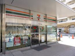 コンビニ　セブンイレブン新宿富久町店（コンビニ）まで175m