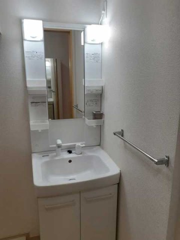 洗面設備　コンパクトで使いやすい洗面所