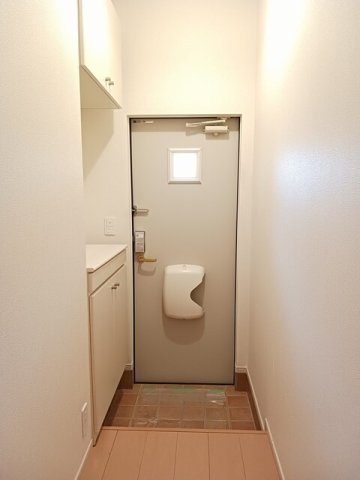 玄関　収納もある玄関です