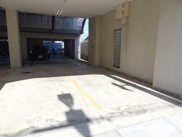 駐車場　敷地内駐車場