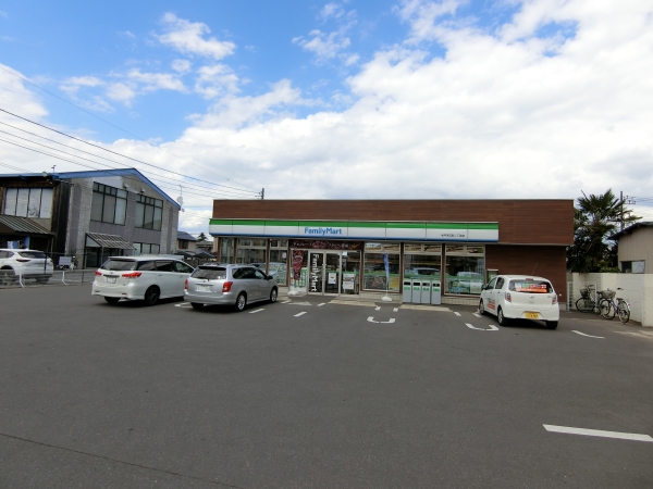 コンビニ　ファミリーマート末広二丁目店（コンビニ）まで70m