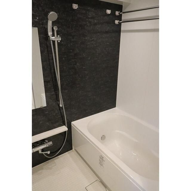 バス・シャワールーム　※別部屋参考写真