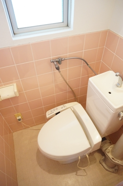 トイレ　温水洗浄便座付き（設備外）