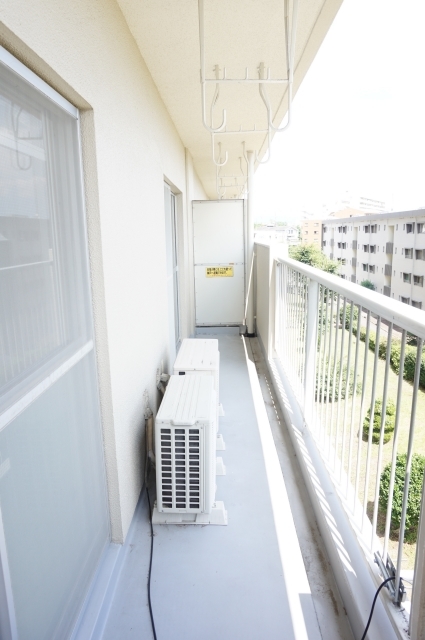 バルコニー　洗濯物が乾きやすいバルコニー