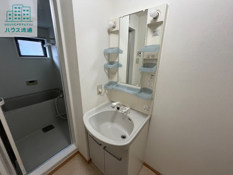 洗面設備　※別号室の写真です