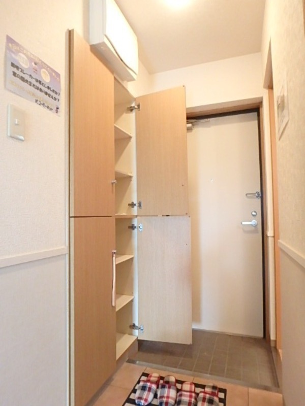 玄関　図面と現状に相違がある場合には現状を優先