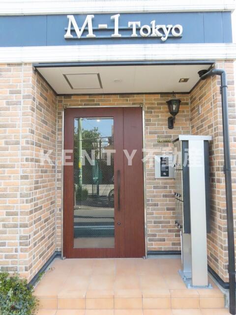 エントランス　落ち着いたエントランスです