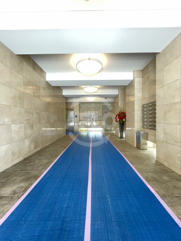 エントランス　アーデンタワー立売堀　開放的なエントランス