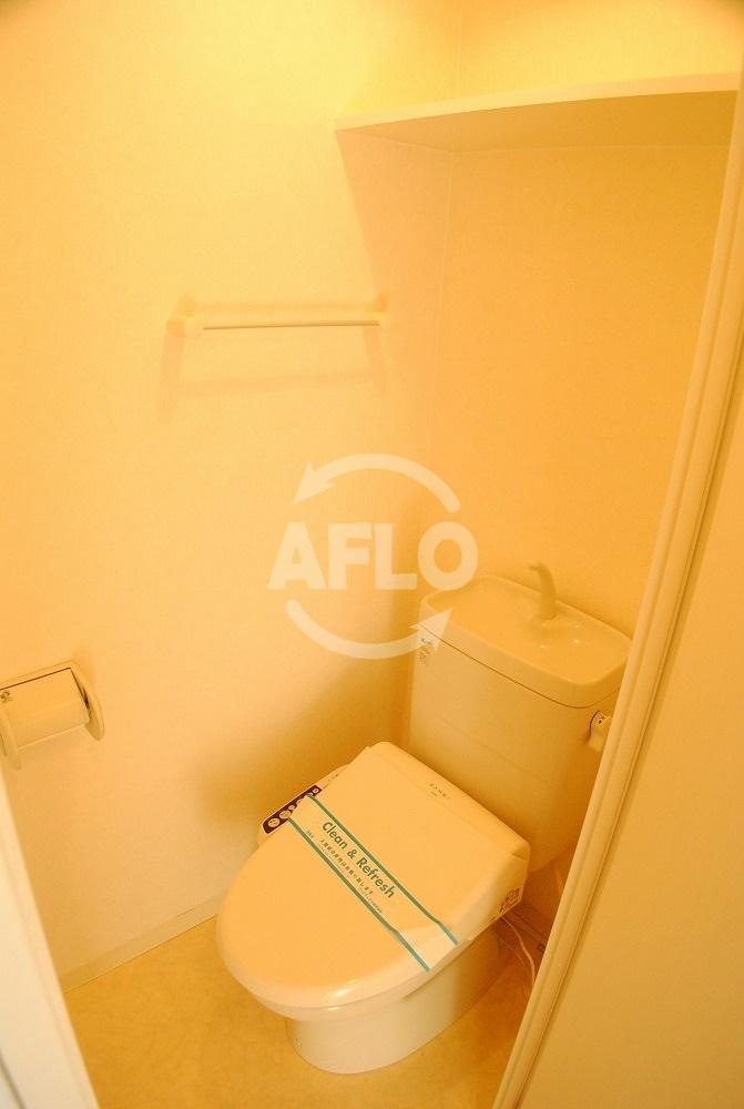 トイレ　アーデンタワー立売堀　温水洗浄便座あり