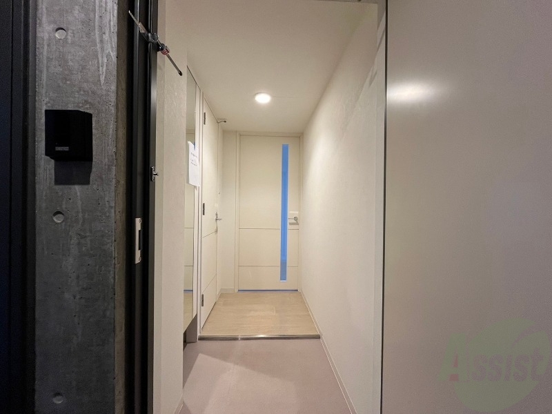 玄関　玄関です。ご覧の通り広々としていますね。