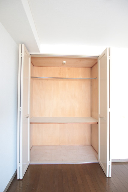 収納　北側洋室収納