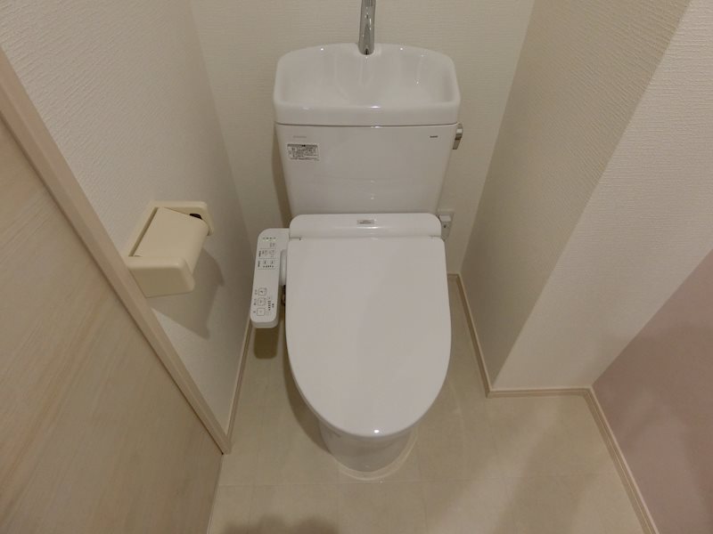 トイレ　温水洗浄便座