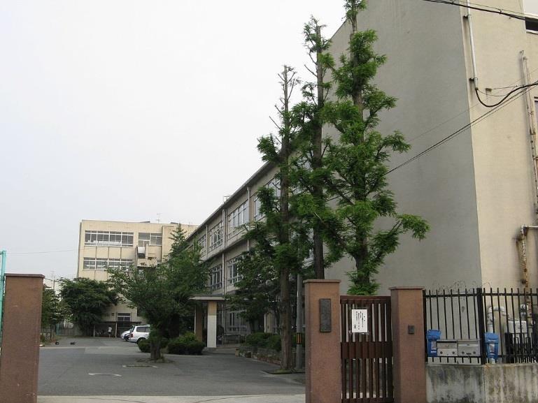 中学校　高石市立高南中学校（中学校）まで170m
