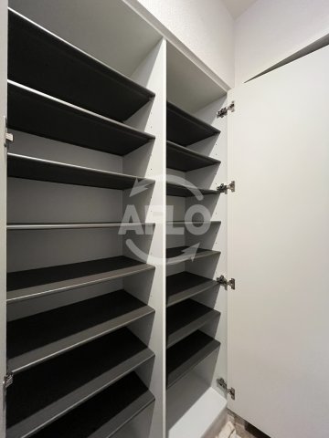 収納　ノルデンハイム江坂II　シューズボックス