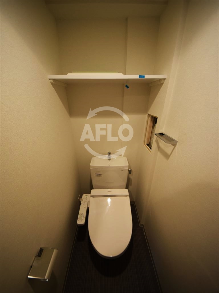 トイレ　プレサンス京町堀ノース　温水洗浄便座