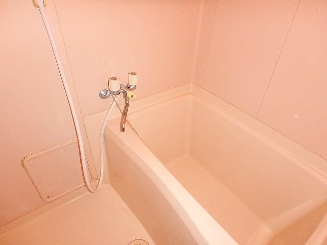 バス・シャワールーム　別号室写真の為、現況を優先いたします。