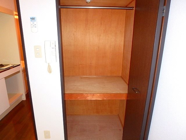 収納　別号室写真の為、現況を優先いたします。