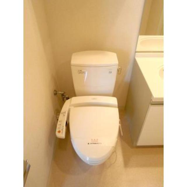 トイレ　※写真は同タイプ住戸です。