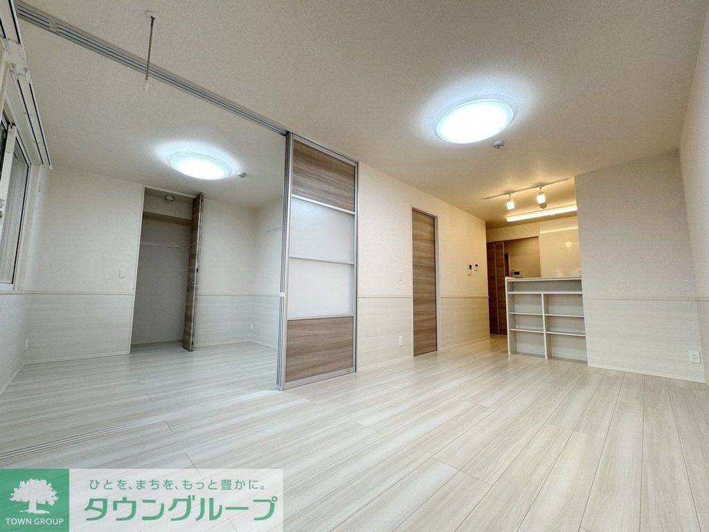 居室・リビング　エントランス