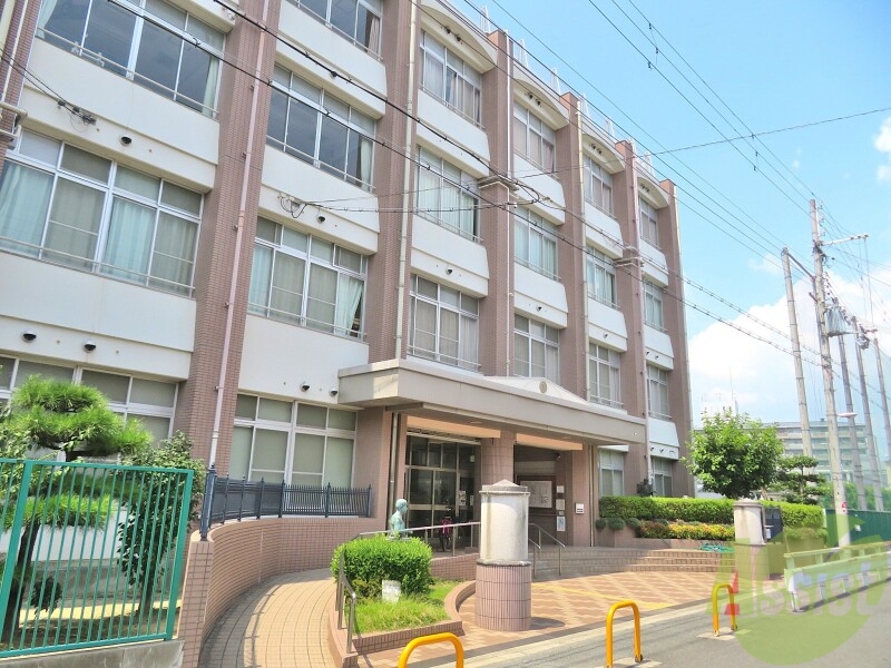 小学校　柏里小学校（小学校）まで540m