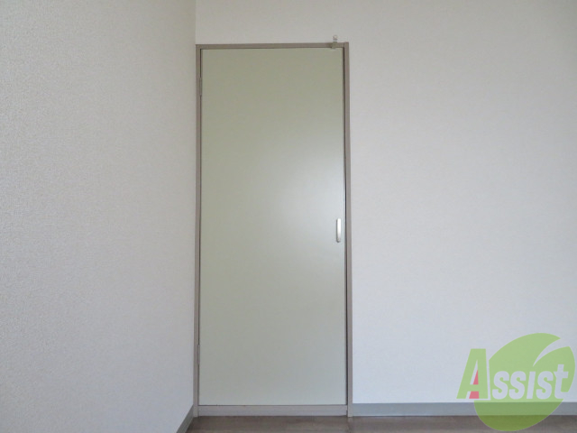 収納　クローゼットがありました。お洋服や荷物はここへ