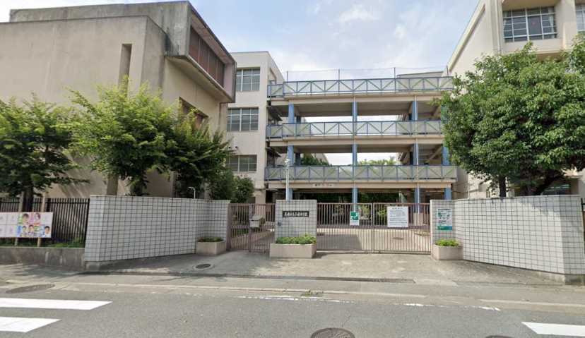 中学校　小園中学校（中学校）まで503m