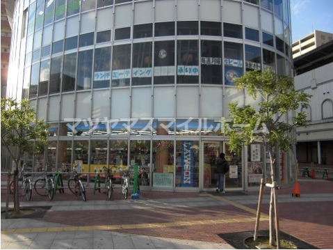 コンビニ　ローソン　住道駅前店（コンビニ）まで157m