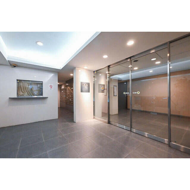 ロビー　オートロック