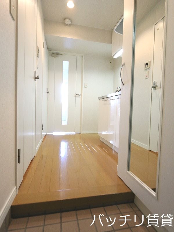 玄関　同型タイプの為、現状を優先いたします