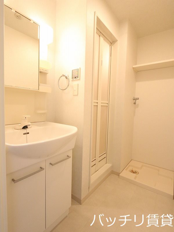 洗面設備　同型タイプの為、現状を優先いたします