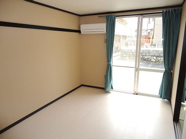 居室・リビング　エアコン１台付き