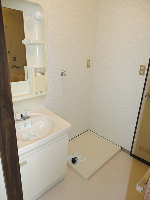 洗面設備　室内洗濯機置き場あります