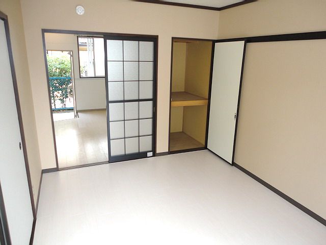 収納　洋間収納あり