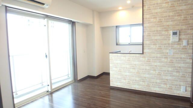 居室・リビング　☆明るい洋室☆