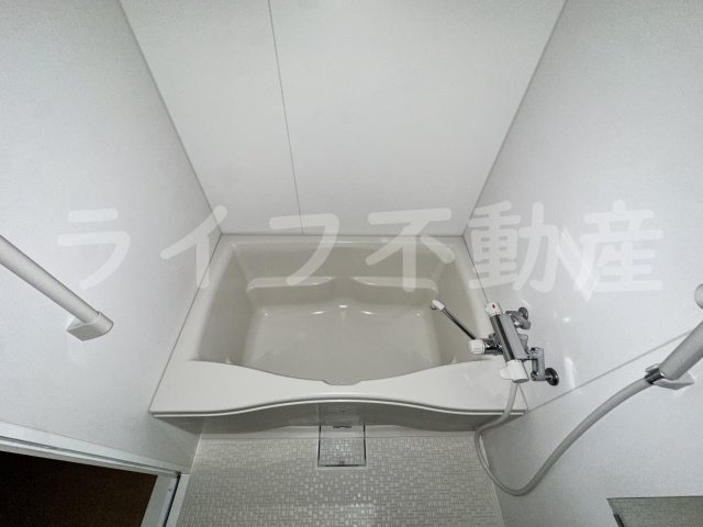 バス・シャワールーム　落ち着いた空間のお風呂です