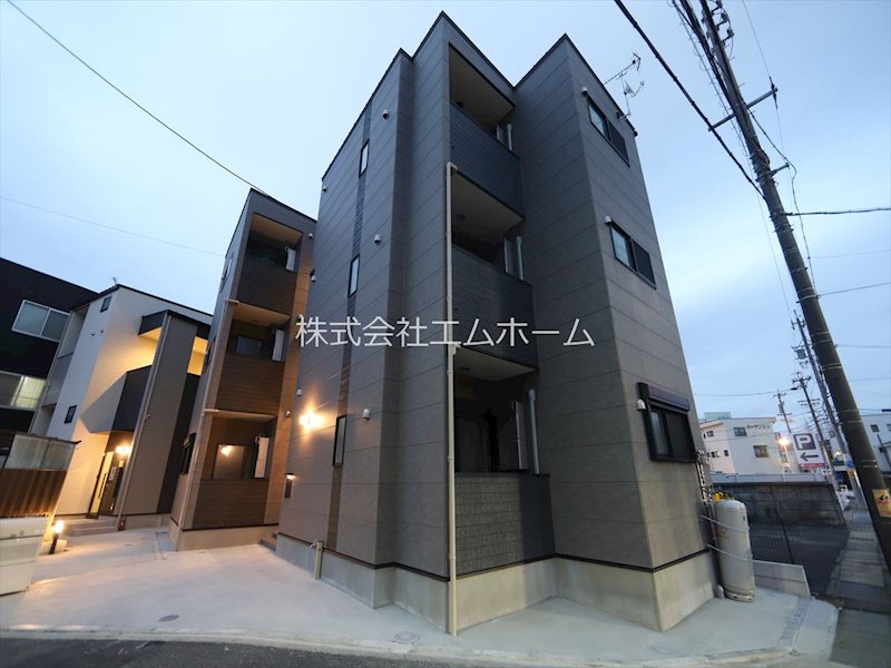 建物外観　外観　オートロック付　宅配ＢＯＸ有り