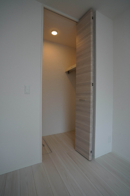 収納　同じ建物の別のお部屋