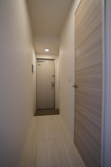 玄関　同じ建物の別のお部屋