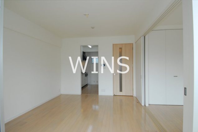 居室・リビング　※別部屋参考写真です。