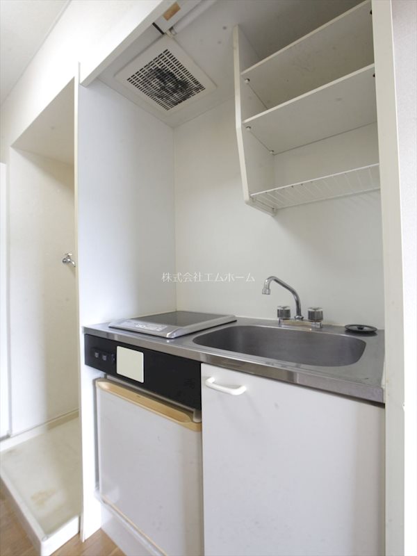 キッチン　キッチン（1口コンロ付）収納スペース充実