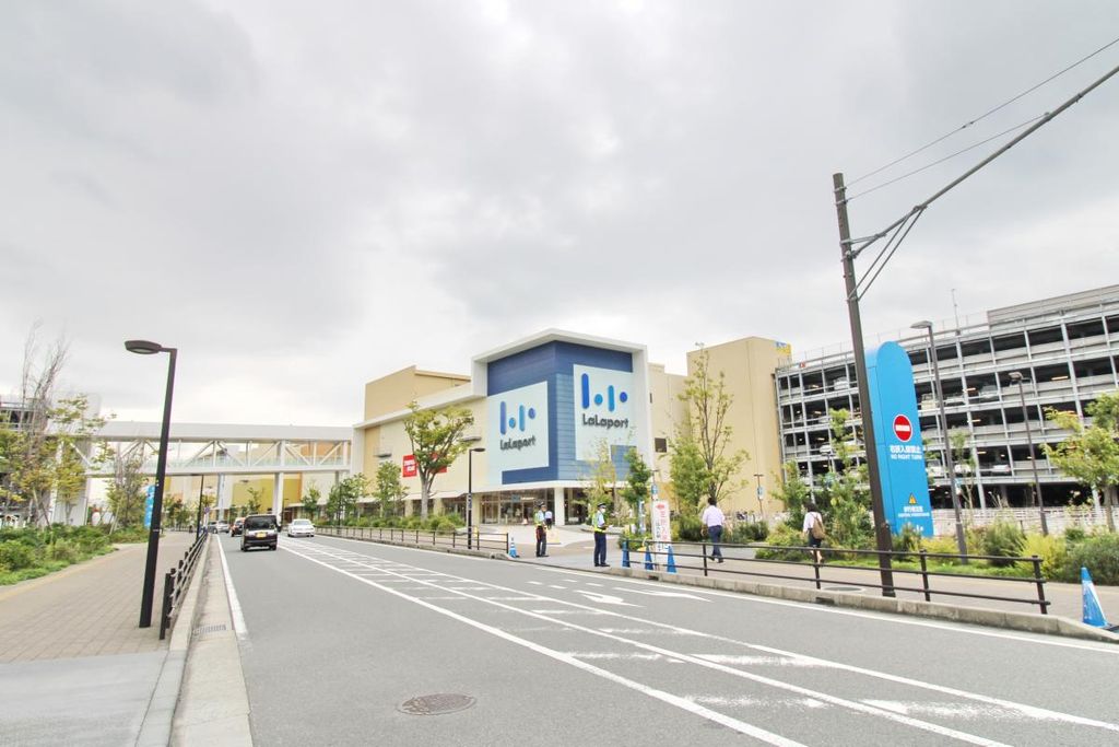 ショッピングセンター　ららぽーと平塚（ショッピングセンター）まで990m