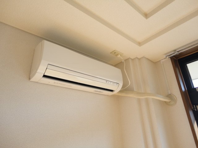 その他設備　エアコン（2台）