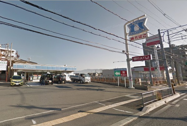 コンビニ　ローソン藤井寺岡店（コンビニ）まで488m